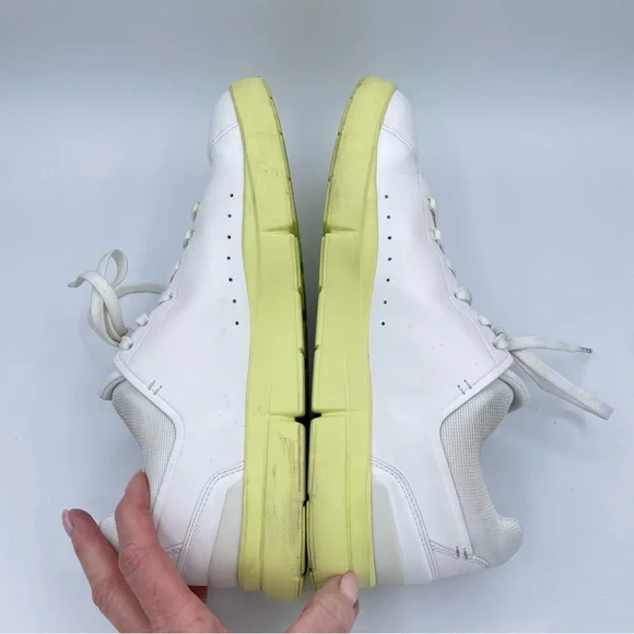 On Running The Roger Advantage Sneaker 11 White/Hay - Picture 8 of 16